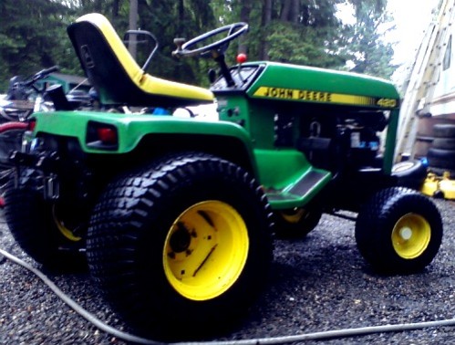 John Deere 420 Lawn and Garden Tractor